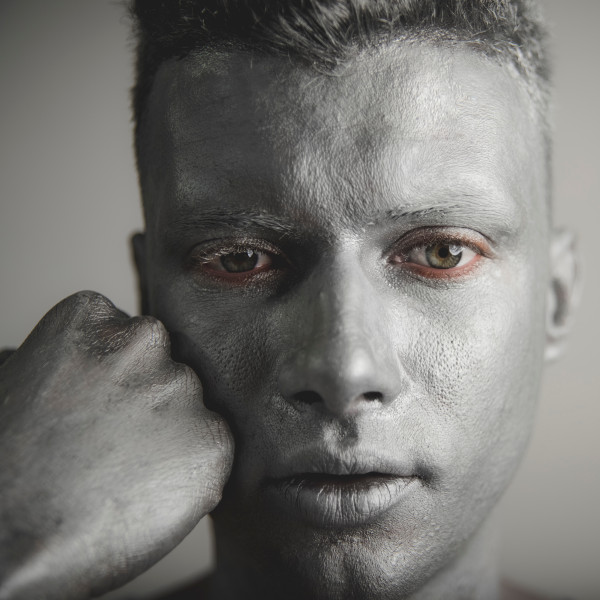 Portrait: TOM BACKHAUS